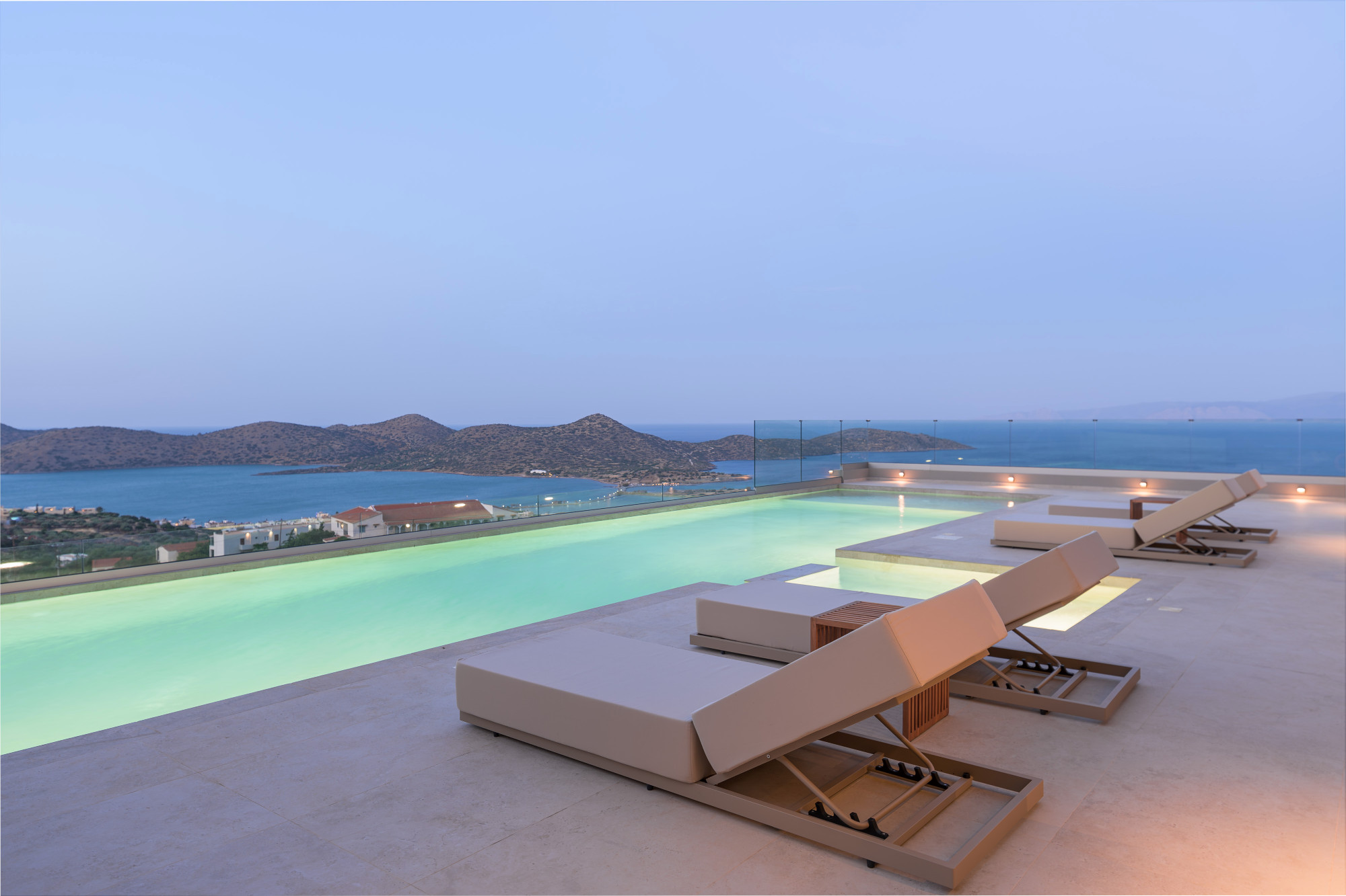 Villa Anemolithos